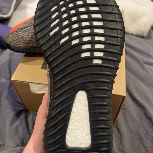 SOLD!! YEEZY CARBON BELUGA BRAND NEW - Picture 3 of 3